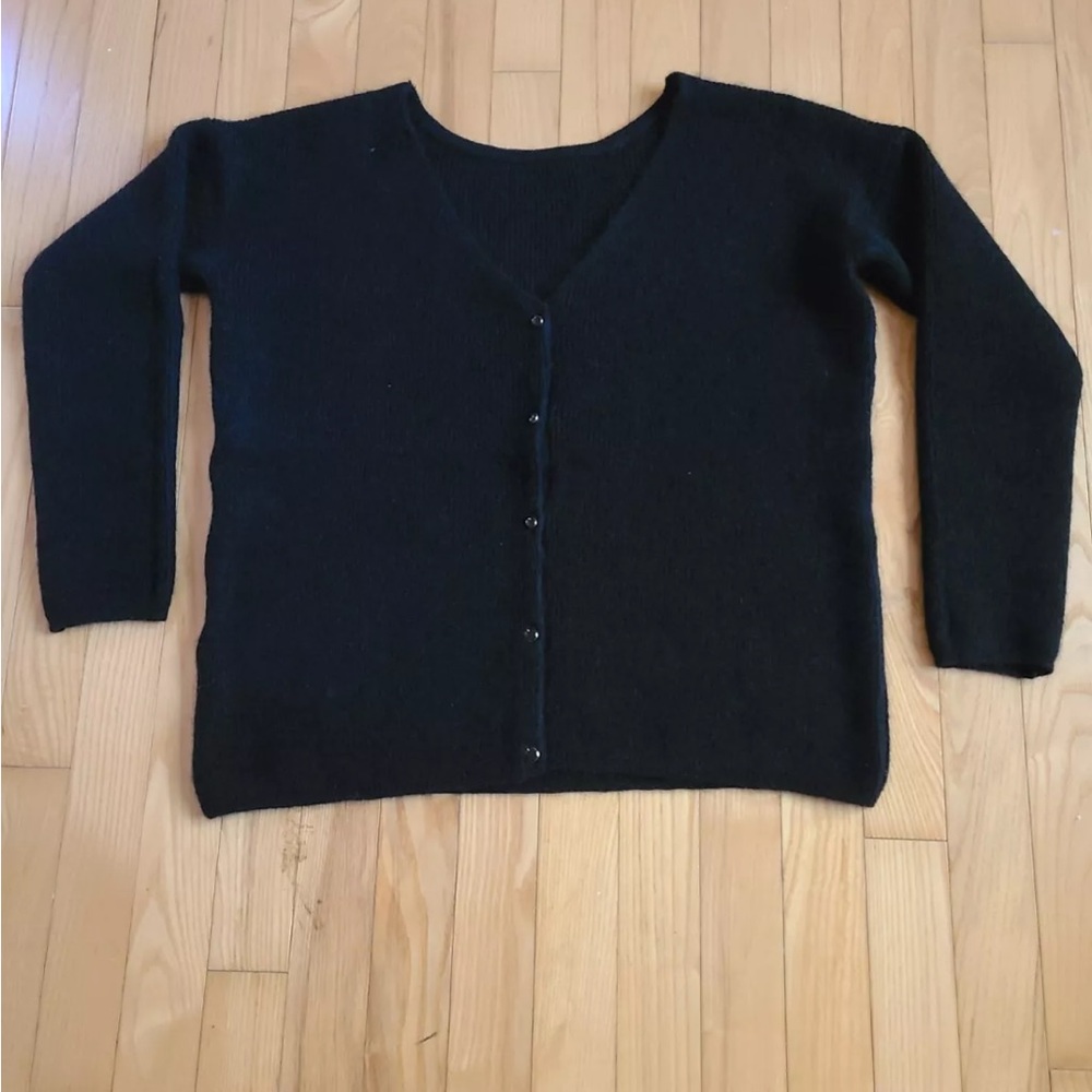 Sézane Barry Black Cardigan Sweater with Long Sleeves and V-Neck Design